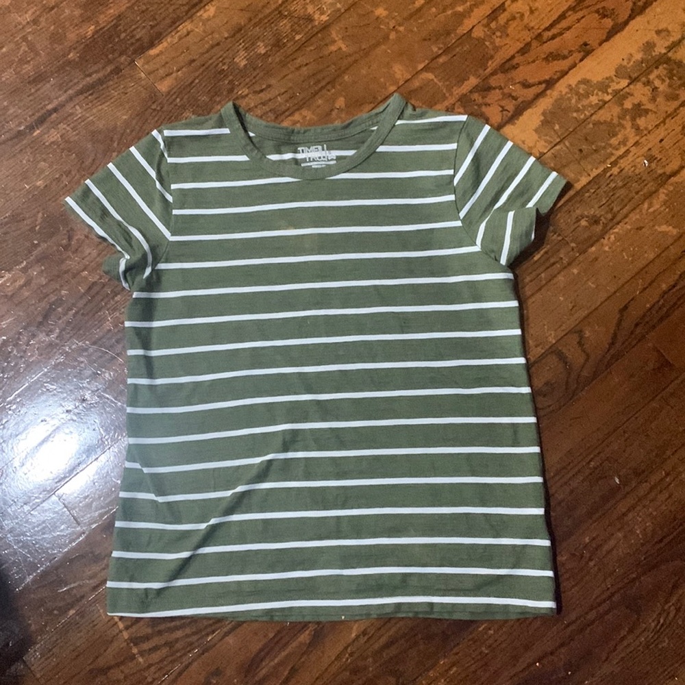 Time and Tru women’s small T-shirt